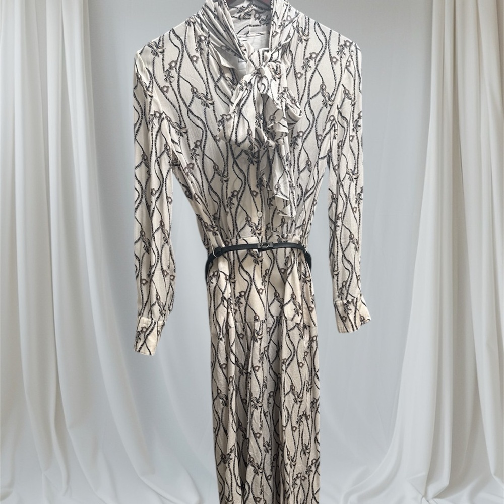 Salvatore Ferragamo Gancini Silk dress either belt size 38